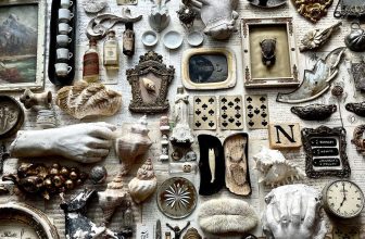 7 Cozy Flat Lay Scroll Stoppers