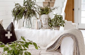 35+ Cozy Cottage Flooring Cushions, Bedrolls, & Canine Beds