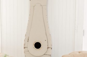 Vintage Paint Colours – Cozy Cottage Farmhouse Paint Colours – Mora Clock