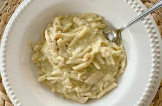 Delicious (and Simple) Slow Cooker Chicken and Noodles | Thrifty Decor Chick