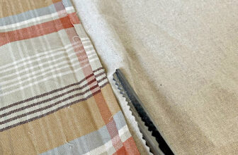 Step-By-Step DIY Zipper Pillow Cover Tutorial {Save a Ton of $$} | Thrifty Decor Chick