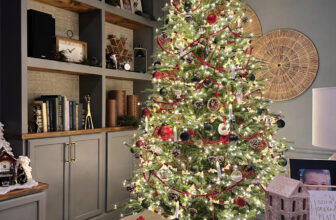 One Hour DIY: An Easy and Useful Rolling Christmas Tree Stand | Thrifty Decor Chick